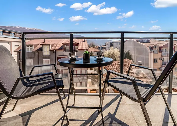 Private Apartment Near Lake & Old Town Fast Wifi