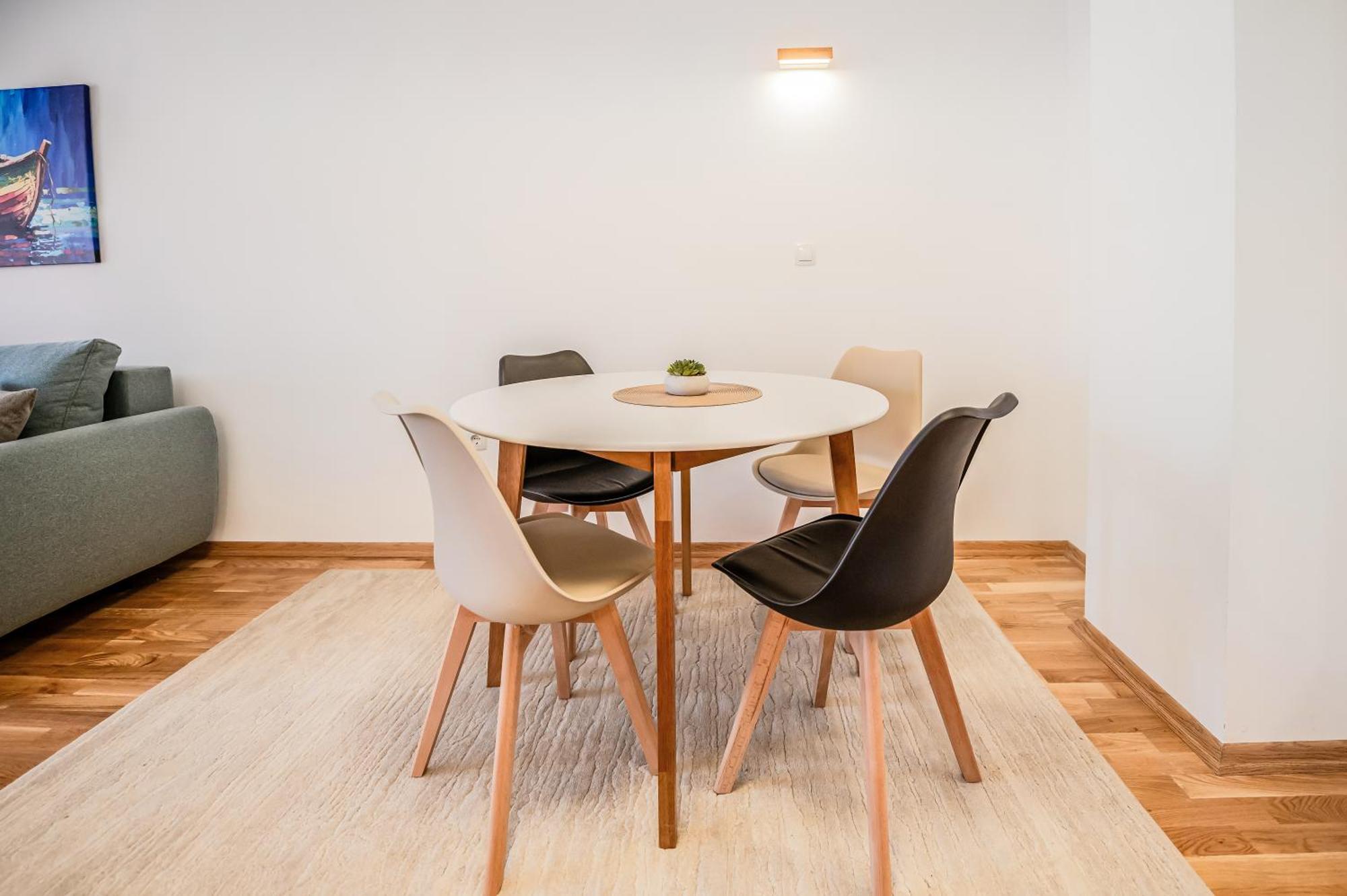 Apartment Private Near & Old Town Fast Wifi